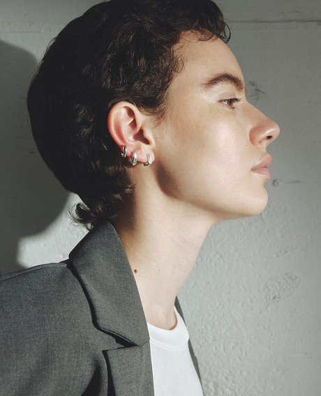 LAH 10月の新作アイテム ピアス着用イメージ