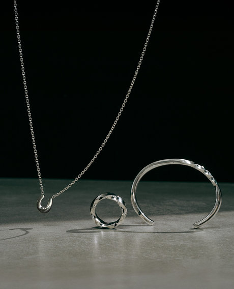 LAH ホリデーコレクション 11月の新作アイテム ネックレス リング バングル